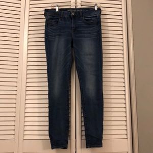 Dark wash American Eagle jeggings